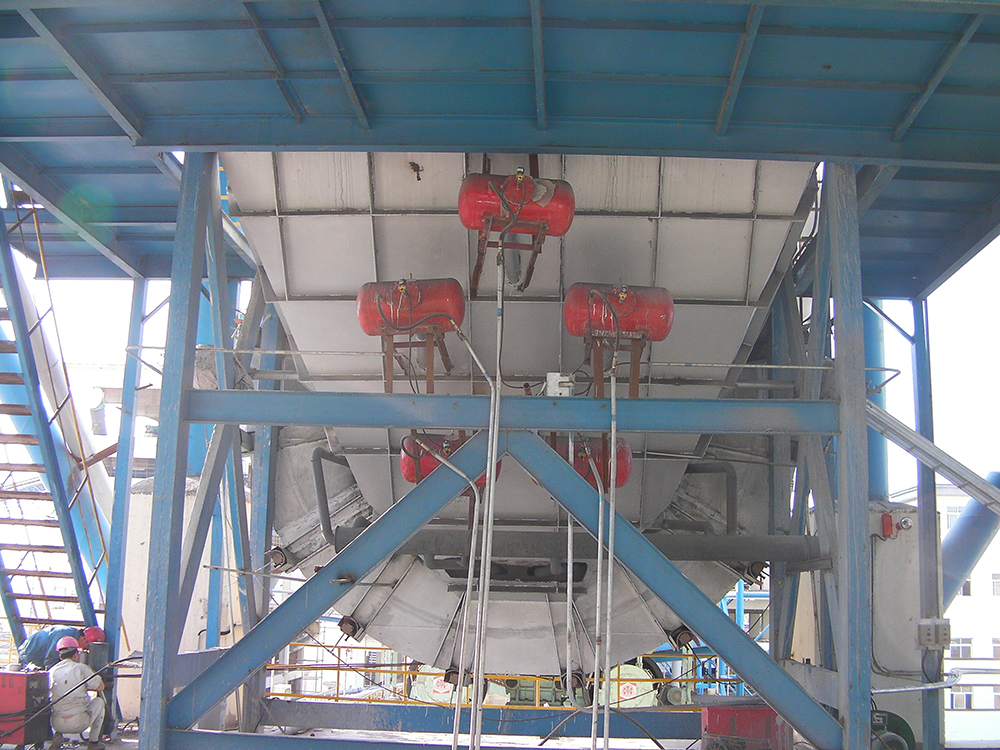 水泥廠預熱器窯空氣炮安裝
